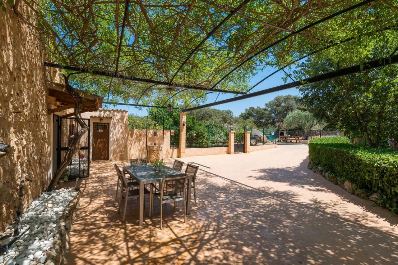 Roca Villa Costitx (Mallorca)